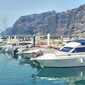 Poblado Marinero, Gigantes 1 Holiday home
